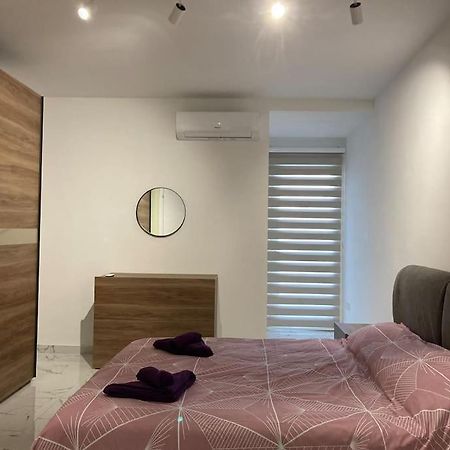 Sliema 2 Bedroom Apartment Bagian luar foto