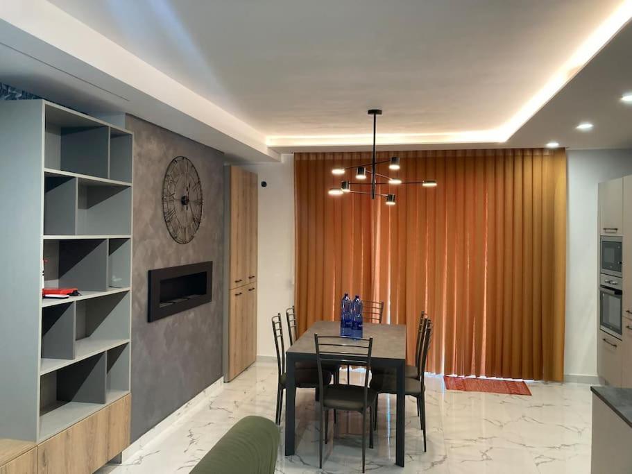Sliema 2 Bedroom Apartment Bagian luar foto