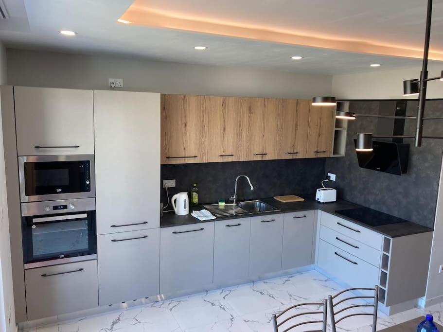 Sliema 2 Bedroom Apartment Bagian luar foto